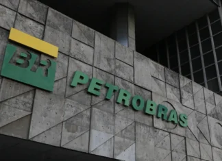 Petrobras implementa desconto no diesel a partir desta segunda-feira
