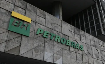 Petrobras implementa desconto no diesel a partir desta segunda-feira