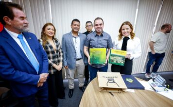 Roberto Cidade assina concessões e viabiliza investimento de US$ 500 milhões da Petrobras em Urucu