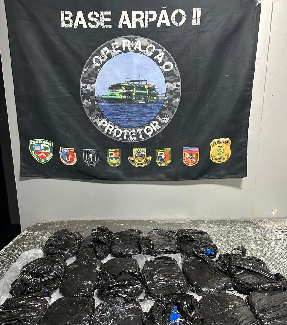 SSP-AM_BASE_ARPAO_2_APREENDE_11_QUILOS_DE_DROGAS_E_PRENDE_TRES_FOTOS_DIVULGAÇÃO_SSP_AM - Copia