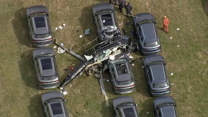 Um dos helicópteros que caíram no Recreio — Foto- Reprodução:TV Globo