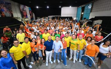 David Almeida debate educação e recebe propostas para o Amazonas