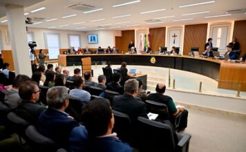 TCE-AM lança selo para reconhecer avanços de municípios na educação