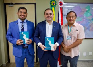 Roberto Cidade assina convênio com a UEA para avançar no Plano Diretor do rio Tarumã-Açu