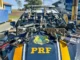 PRF apreende 26 fuzis durante abordagem a caminhão no Paraná