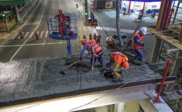 Nova passarela da Torquato Tapajós avança e entra na fase final de obras