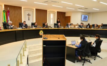 TCE-AM reúne municípios para consolidar políticas públicas voltadas à educação