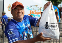 Cerca de 2 mil famílias recebem 50 mil jaraquis na zona Norte de Manaus
