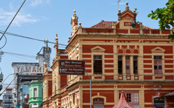 Mercado Adolpho Lisboa completa 143 anos com festa, cultura e gastronomia em Manaus