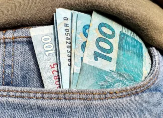 Salário mínimo deve subir para R$ 1.741 em 2027, segundo projeção do governo