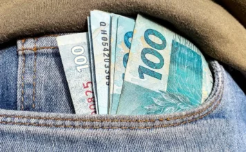 Salário mínimo deve subir para R$ 1.741 em 2027, segundo projeção do governo