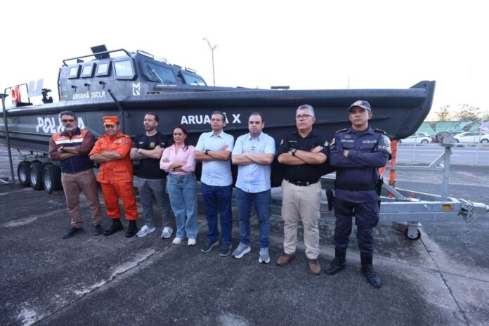 Governador Roberto Cidade entrega lanchas blindadas e equipamentos que reforçam combate ao narcotráfico no Amazonas 4_foto Alex Pazuello Secom