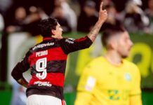 Flamengo goleia a Chapecoense na Arena Condá e encerra o primeiro turno na briga pela liderança