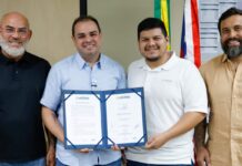 Itapiranga e São Sebastião do Uatumã recebem R$ 10 milhões para recuperar vias, anuncia Roberto Cidade