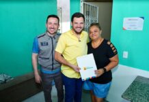 Renato Junior entrega quatro casas reformadas pelo Casa Manauara e prevê mil reformas em 2027