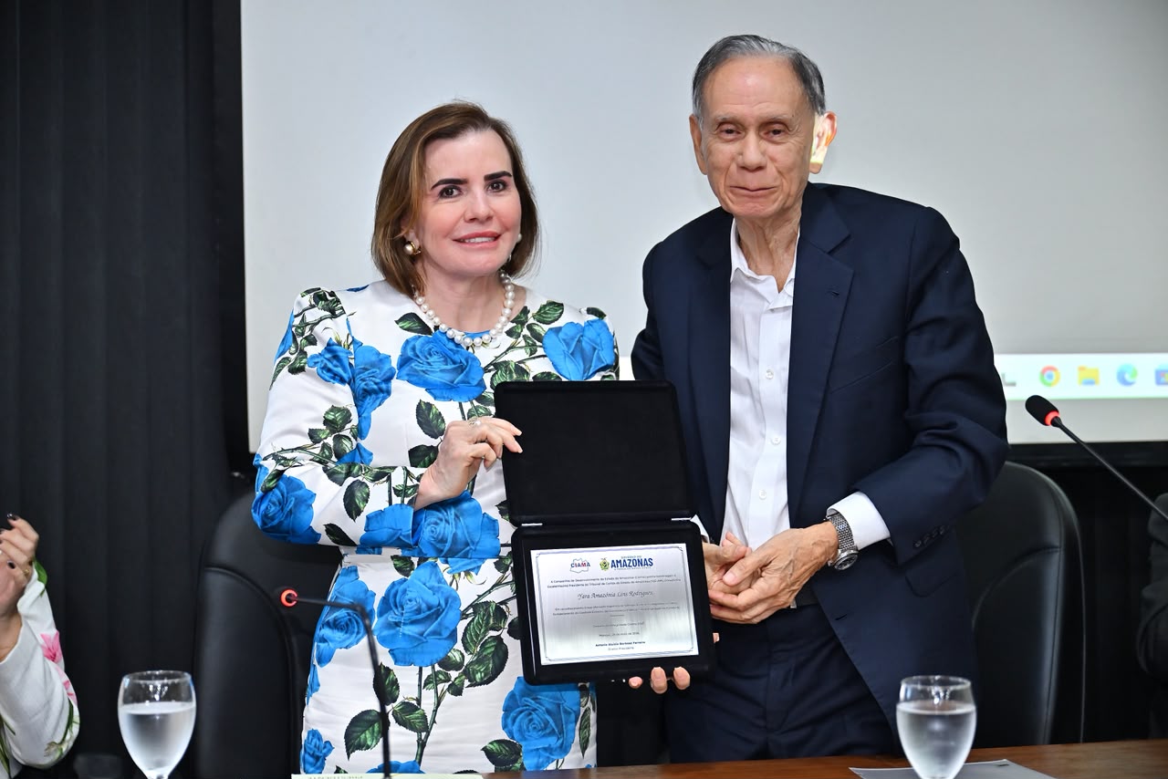 HOMENAGEM CIAMA