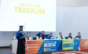 Prefeitura de Manaus entrega certificados para formandos do Programa Bolsa Universidade