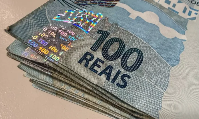 dinheiro 100 reais. Foto Rafa Neddermeyer:Agência Brasil