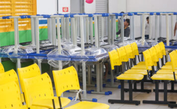 Escola municipal de Manaus recebe novos itens de mobiliário