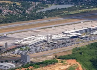 Confins tem operações suspensas após problema na pista; 45 voos foram cancelados
