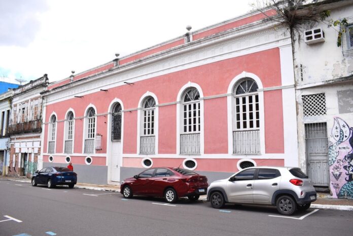 Centro de Arqueologia de Manaus (CAM).