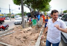 Renato Junior vistoria reforma de canteiro na avenida Margarita no Dia da Árvore
