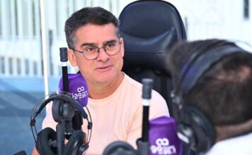David Almeida propõe dobrar Auxílio Estadual para R$ 300 durante entrevista