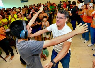 David Almeida propõe ampliar apoio às mães atípicas e atendimento a famílias com TEA