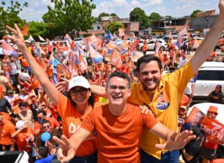 Carreatas pró David Almeida percorrem Manaus na reta final da campanha