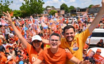 Carreatas pró David Almeida percorrem Manaus na reta final da campanha