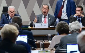 CCJ do Senado aprova PEC que prevê fim da escala 6×1