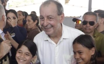 Omar Aziz propõe reforço escolar e uso de inteligência artificial na rede pública do AM