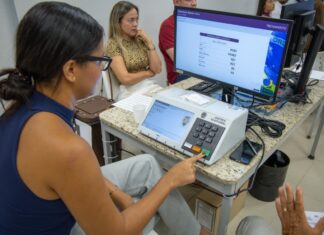 TRE-AM fará auditoria em 23 urnas eletrônicas no primeiro turno