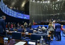 Senado aprova PEC que acaba com escala 6×1 e garante dois dias de folga por semana
