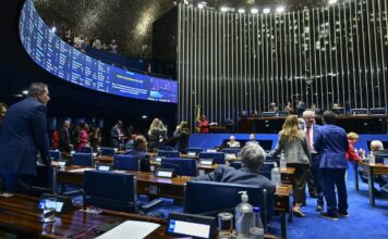 Senado aprova PEC que acaba com escala 6×1 e garante dois dias de folga por semana