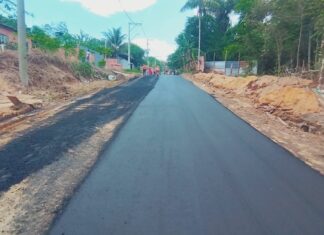 Rua das Estrelas recebe asfalto pela primeira vez na comunidade Cidade das Luzes