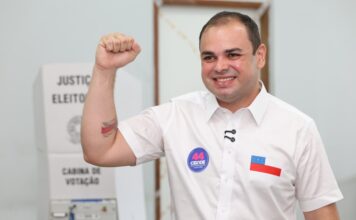 Candidato Roberto Cidade vota em Manaus e aposta em avanço para o segundo turno