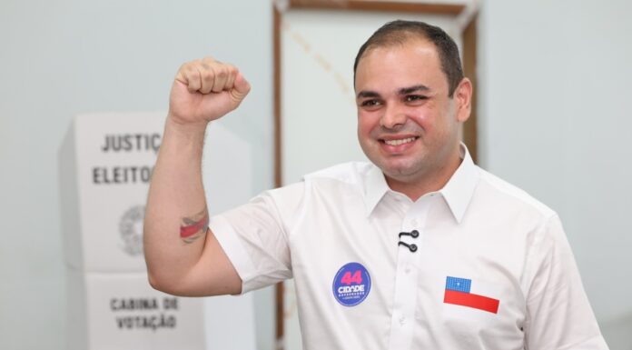 Candidato Roberto Cidade vota em Manaus e aposta em avanço para o segundo turno