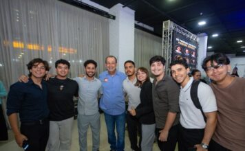 Omar propõe formação em tecnologia e estágio remunerado para jovens