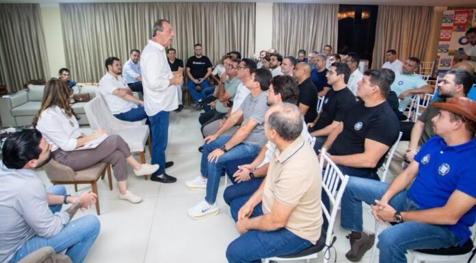 Omar Aziz reúne apoio de 37 vereadores de Manaus e prefeitos dos 62 municípios