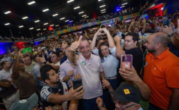 Omar Aziz amplia alianças no segundo turno e recebe apoio de Plínio Valério