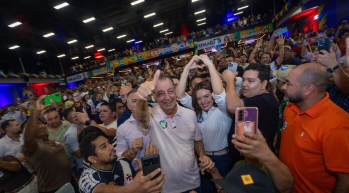 Omar Aziz amplia alianças no segundo turno e recebe apoio de Plínio Valério