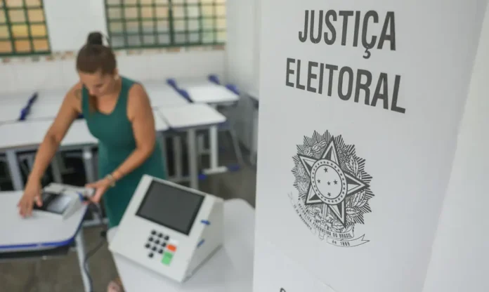eleição urna cabine de votação