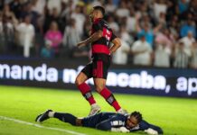 Flamengo empata com o Santos após abrir dois gols de vantagem e mantém liderança do Brasileirão