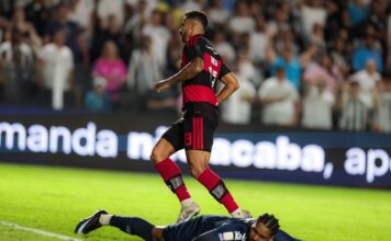 Flamengo empata com o Santos após abrir dois gols de vantagem e mantém liderança do Brasileirão